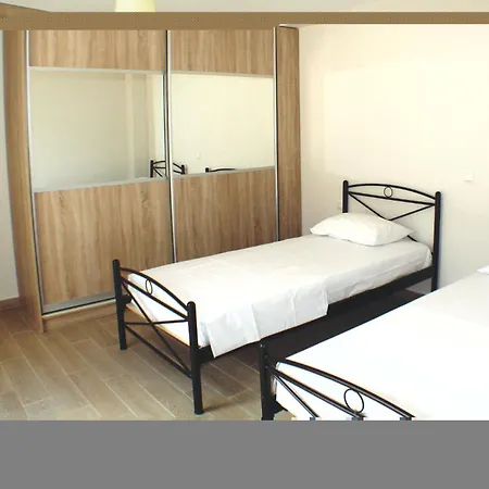 Holiday home Petrina Kastri 3 *